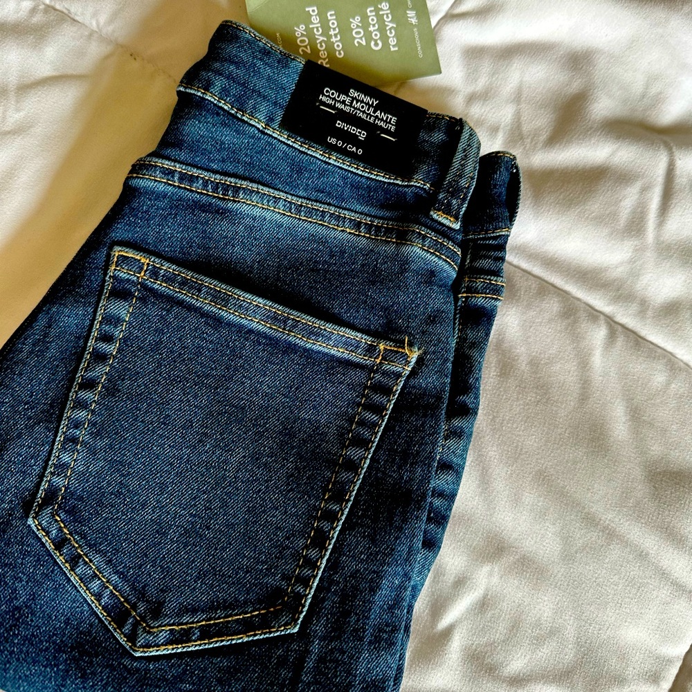 Size 0 H&M skinny jeans